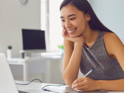 Curso Superior Universitario en Redes Sociales, Atención al Cliente y Posicionamiento Empresarial