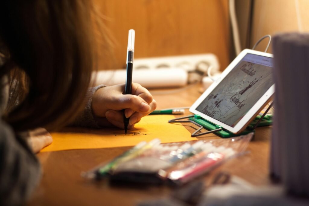Arte digital con programas básicos para niños de primaria